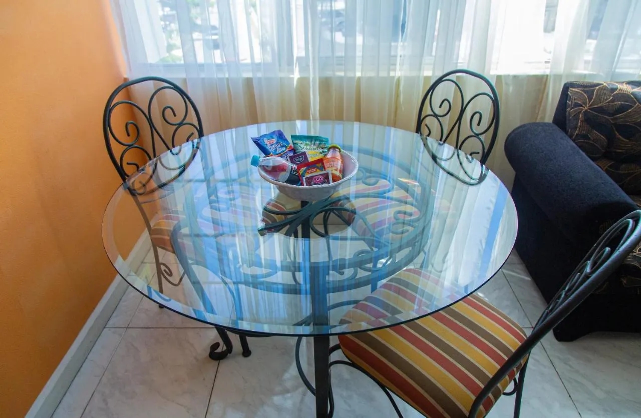 Heart-Of-The-City Apartment With The Amenities Of Home Kingston